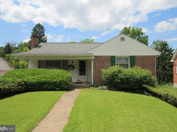 614 Pike St, State College, PA 16801