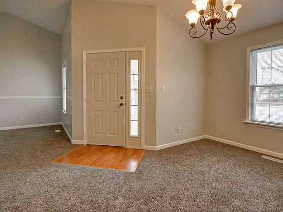 4th image of 4211 Hedgewood Ct
