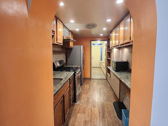 2nd image of 5312 Mission St