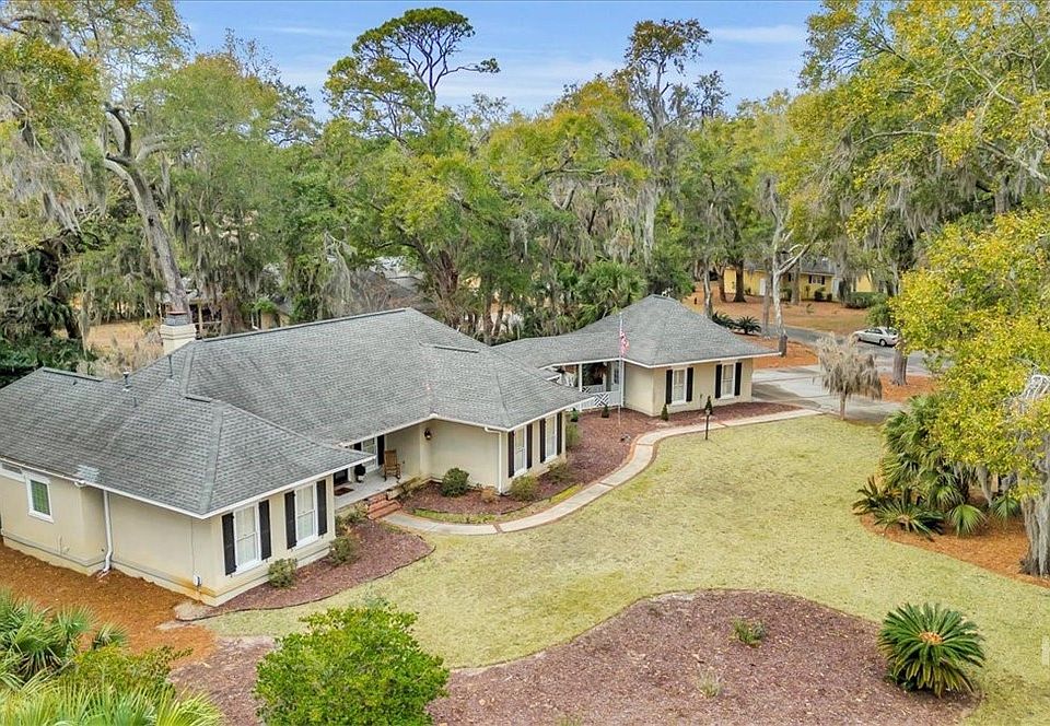 1st image of 10 Tangletree Lane