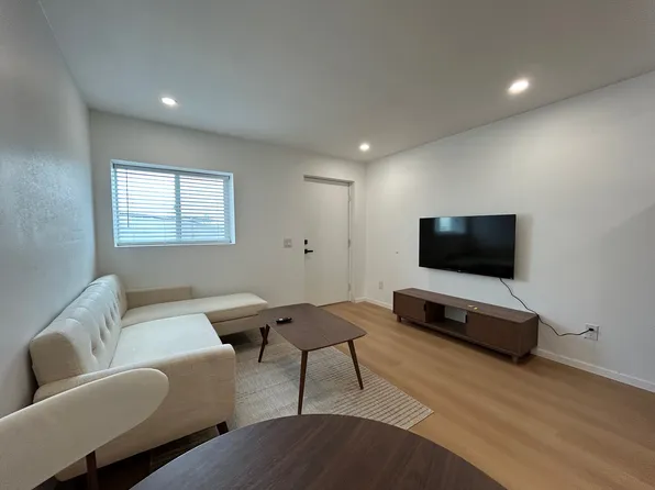 (undisclosed Address), Vista, CA 92083