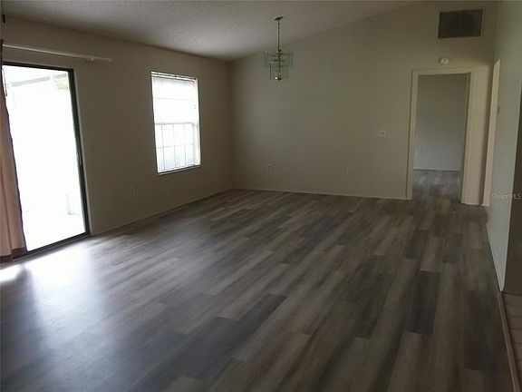3rd image of 12665 Wedgefield Dr