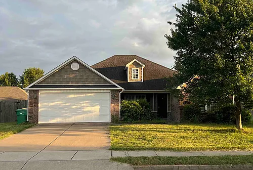 611 Spur Ln Photo 1