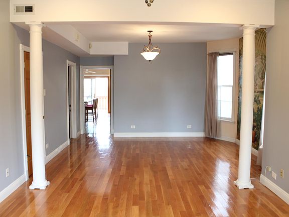2nd image of 3733 N Sacramento Avenue # First Floor