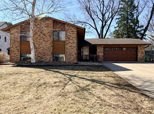 1919 Driftwood Ave, Worthington, MN 56187