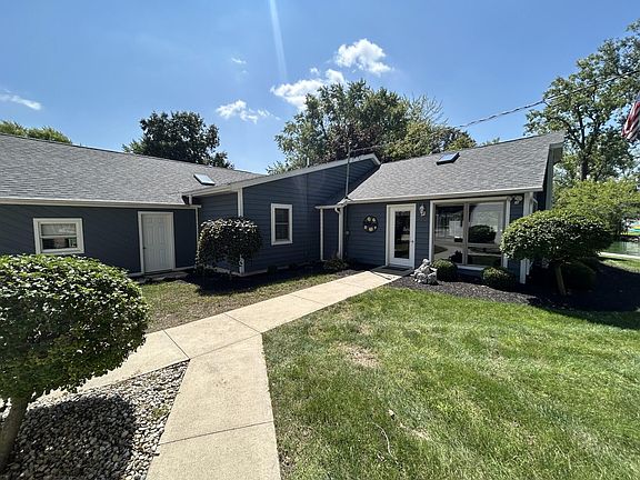 2nd image of 21 Breezewood Ln