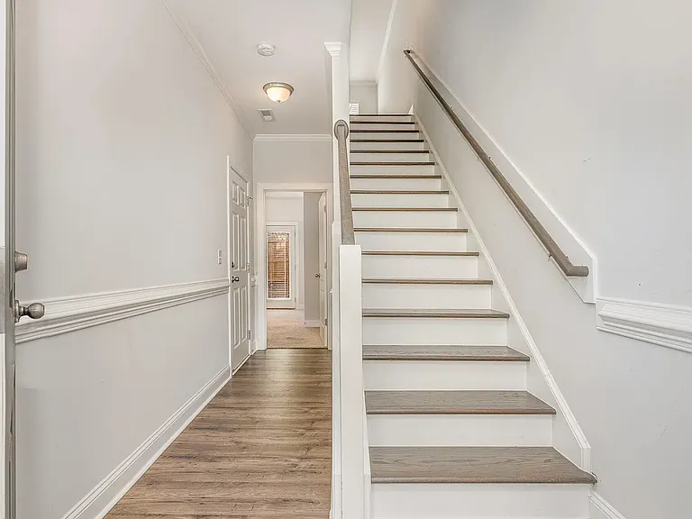 620 Parkington Ln — Photo 7