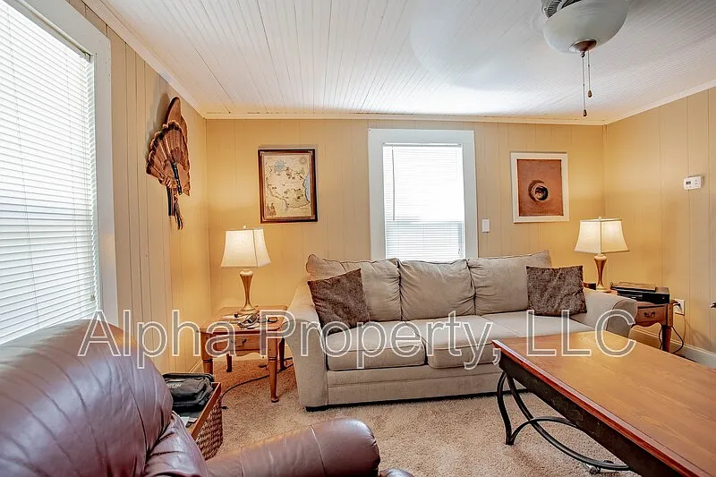 1 bed, 1.0 bath, 588 sqft, $1,150 — Photo 3