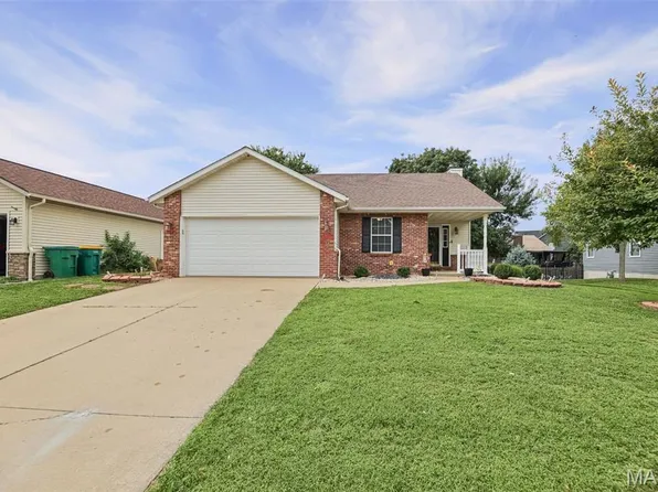 618 Rain Hollow Dr, O Fallon, IL 62269