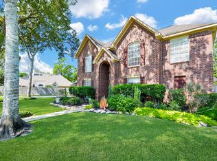 6823 Elm Trace Dr, Sugar Land, TX 77479