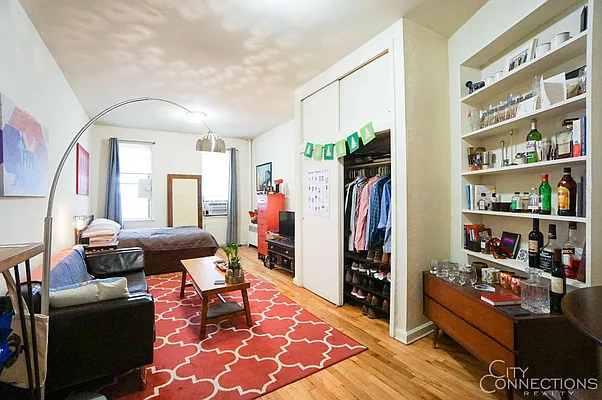 Rented by City Connections Realty | media 17