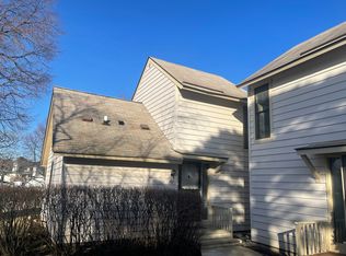 707 Shepard Ct, Gurnee, IL 60031