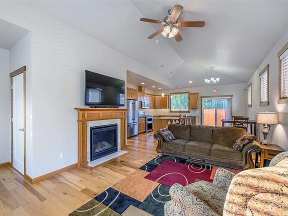 4th image of 13706 54th Drive NE