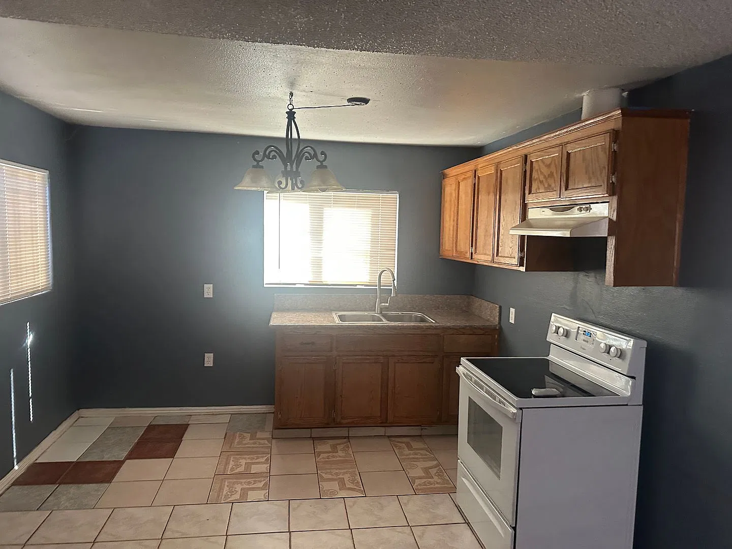 3826 Mitchell Ave . — Photo 2