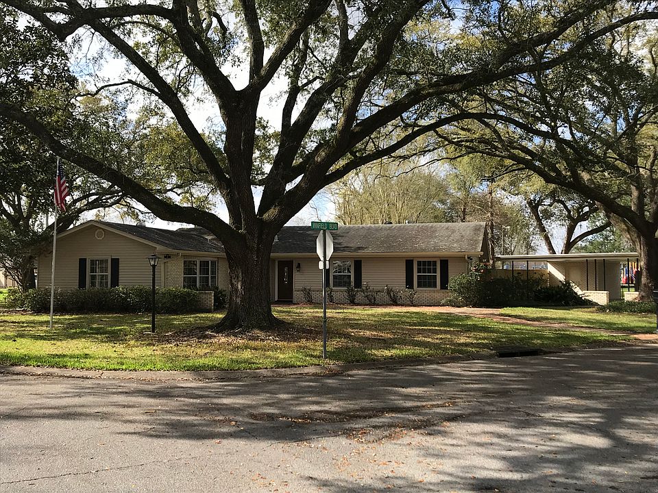 1st image of 202 El Paso Dr