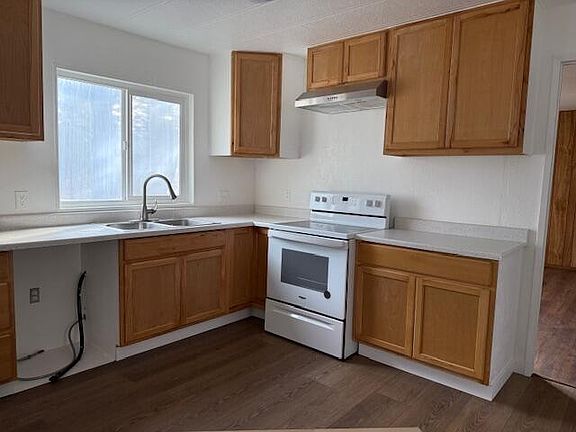 5th image of 715 Pine Dr