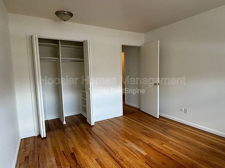 770 E 61st St #4 — Photo 12