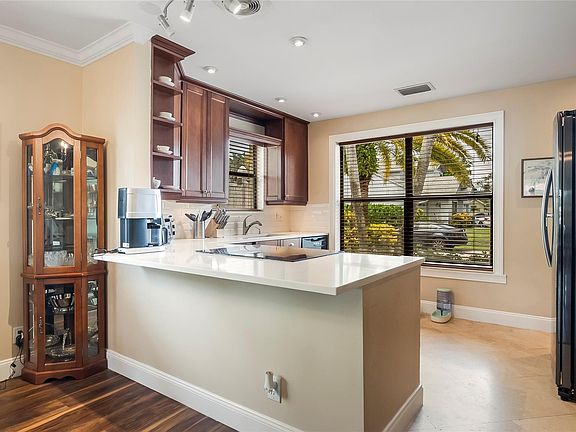 4th image of 142 Tara Lakes Drive
