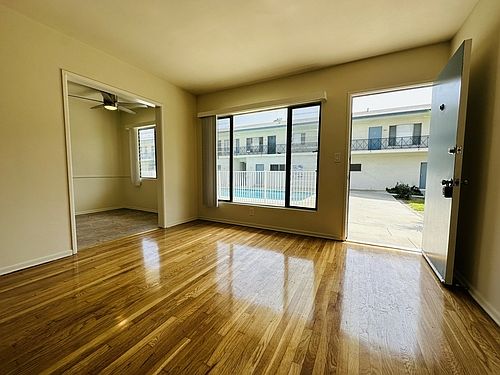 5th image of 4410 W Martin Luther King Jr Blvd #107