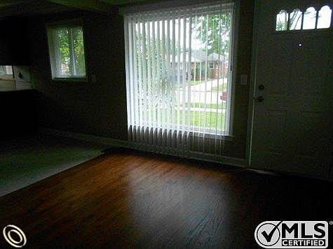 9884 Rosedale (21).JPG