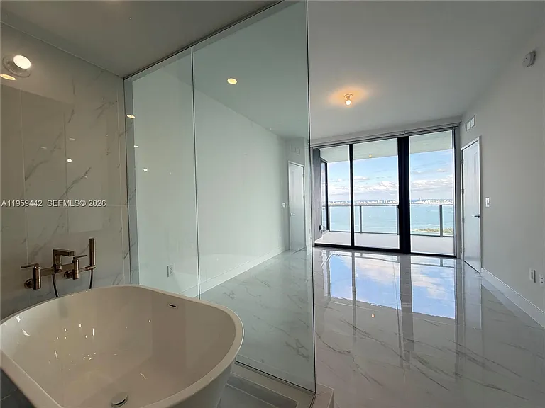 700 NE 24th St #3503 — Photo 14