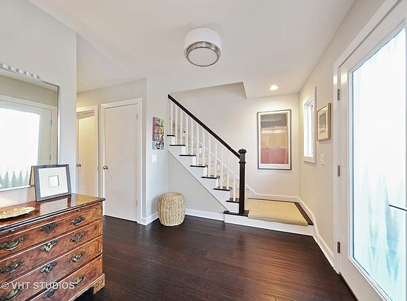 2nd image of 1380 Orleans Cir