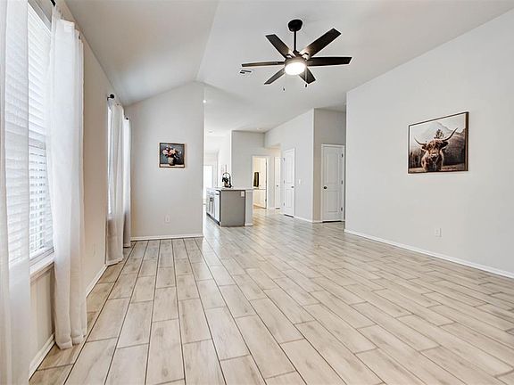 5th image of 4804 Crystal Hill Dr