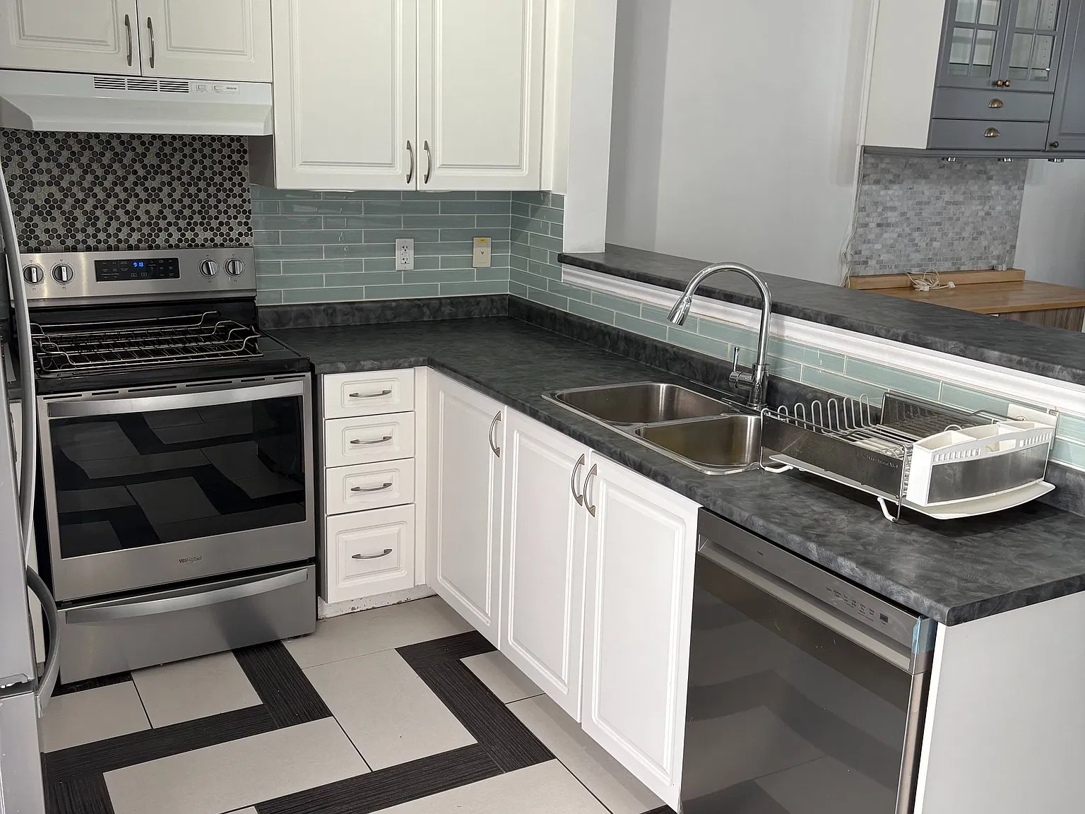 2 bed, $2,800 — Photo 3