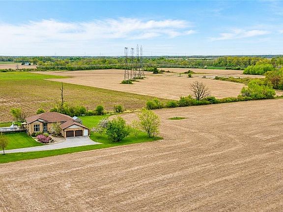 3rd image of 1292 Concession Rd #11
