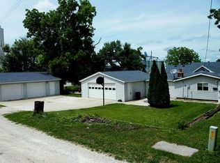 109 E Center Ave, Badger, IA 50516