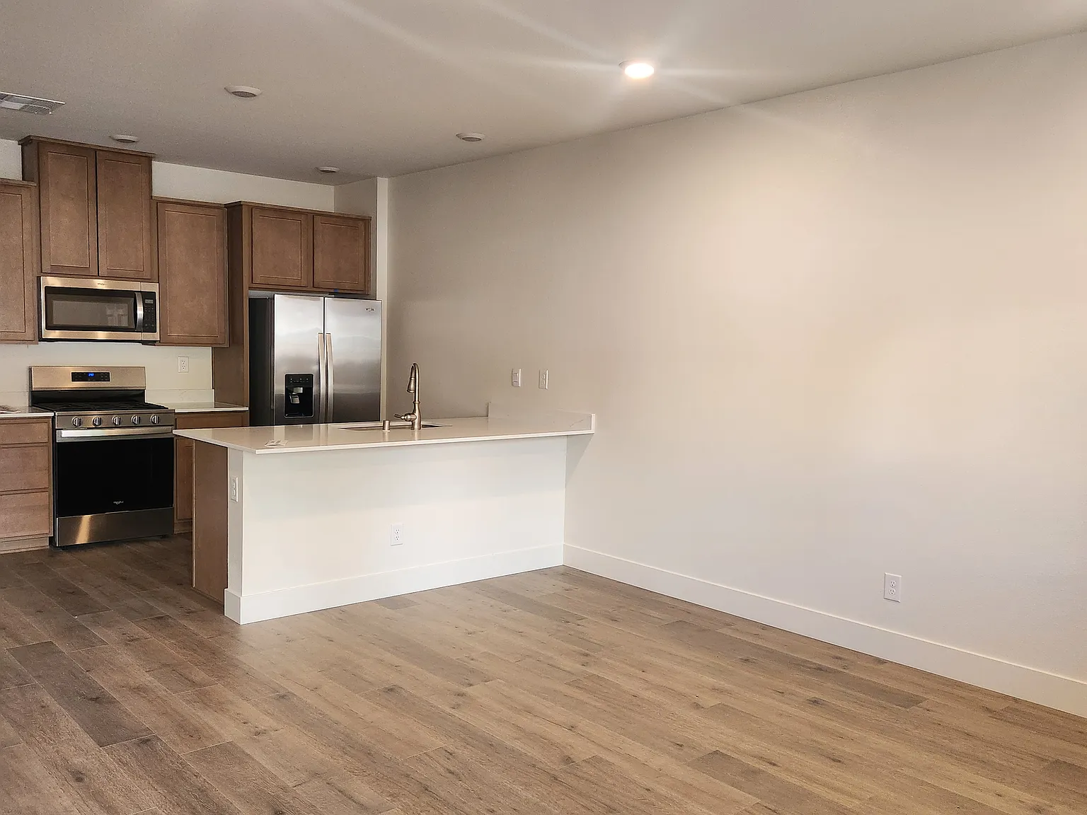 3 bed, 2.5 bath, 1378 sqft, $2,695 — Photo 4