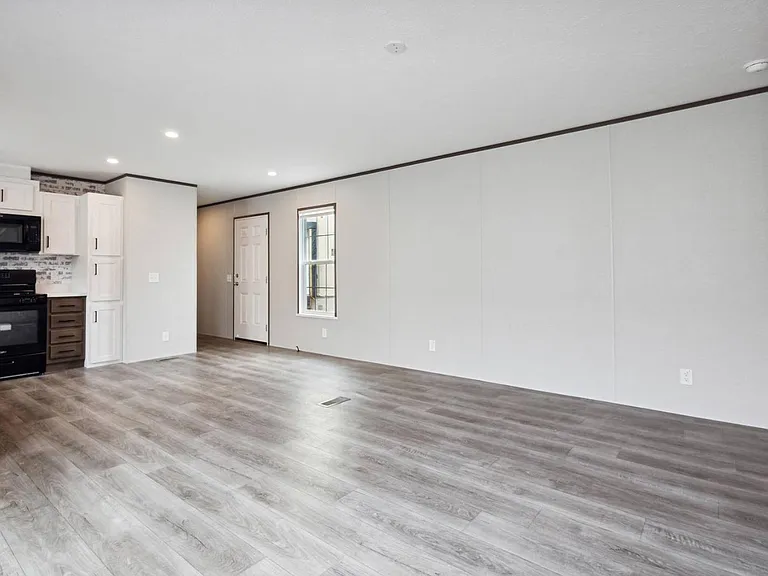 10 Benjamin Ln — Photo 9