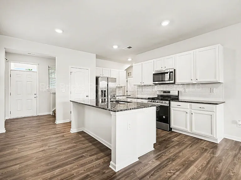 1007 Maylen Trce — Photo 14