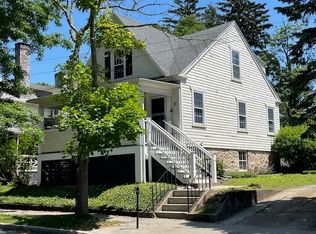 89 Green St, Fairhaven, MA 02719