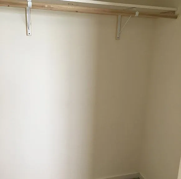 111 Glenwood Ave — Photo 9