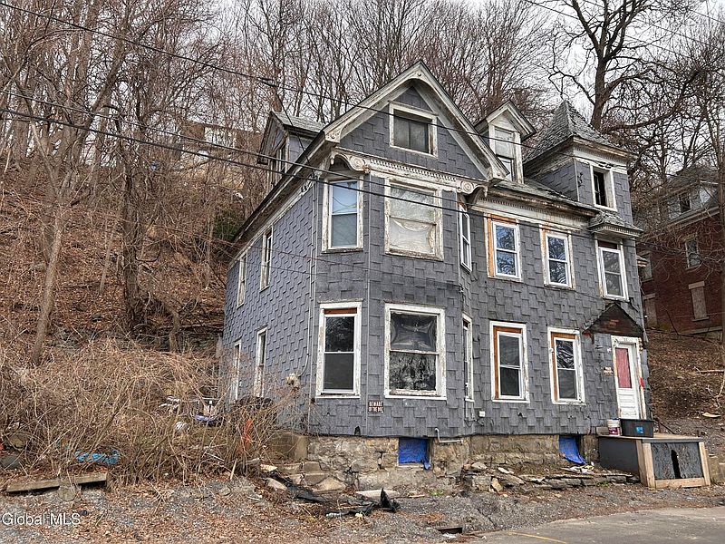 3rd image of 158 Forbes Street