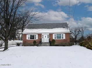 10 Marville Dr, Loudonville, NY 12211