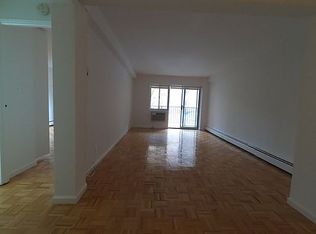 7535 113th St #2F, Forest Hills, NY 11375