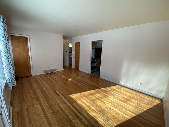 3rd image of 1304 Faust Ave