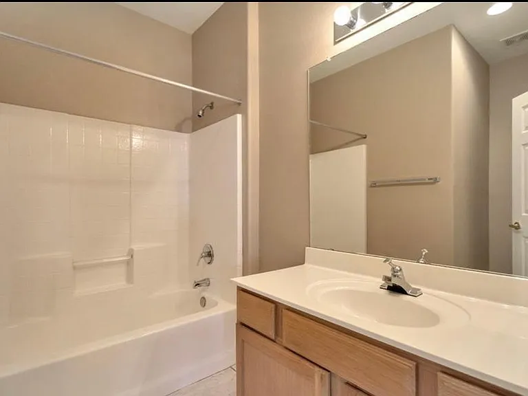 6770 N 47th Ave #2005 — Photo 8