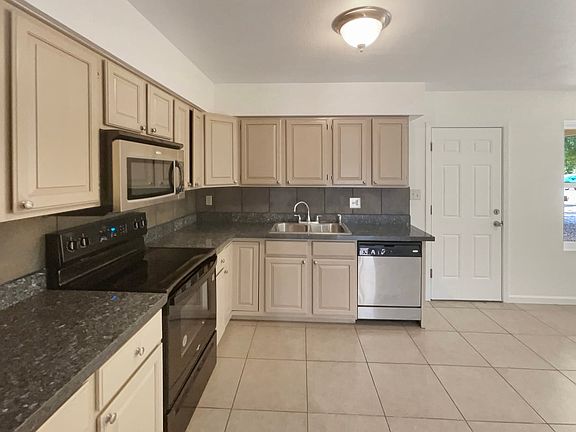 3rd image of 1105 W Anderson Dr #A