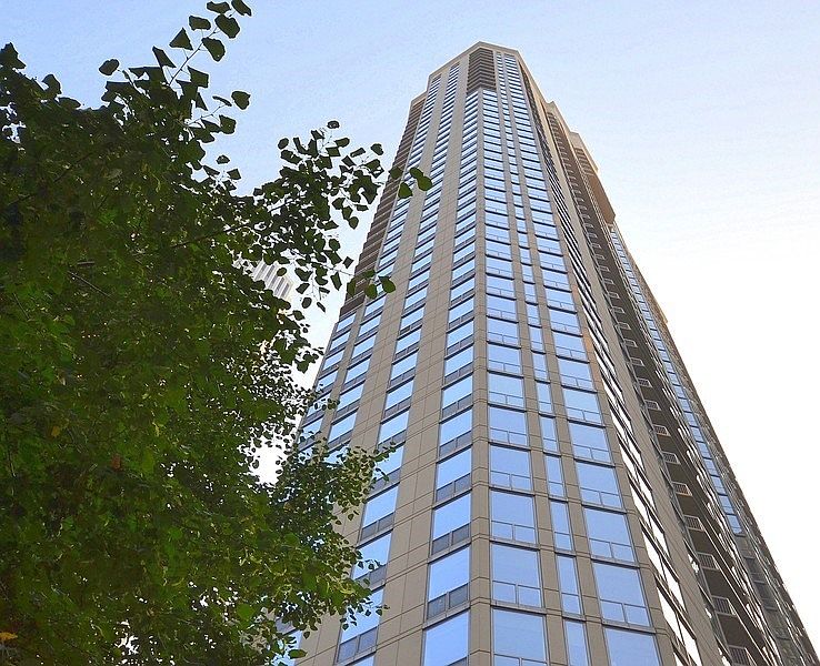 1st image of 222 N Columbus Dr APT 507