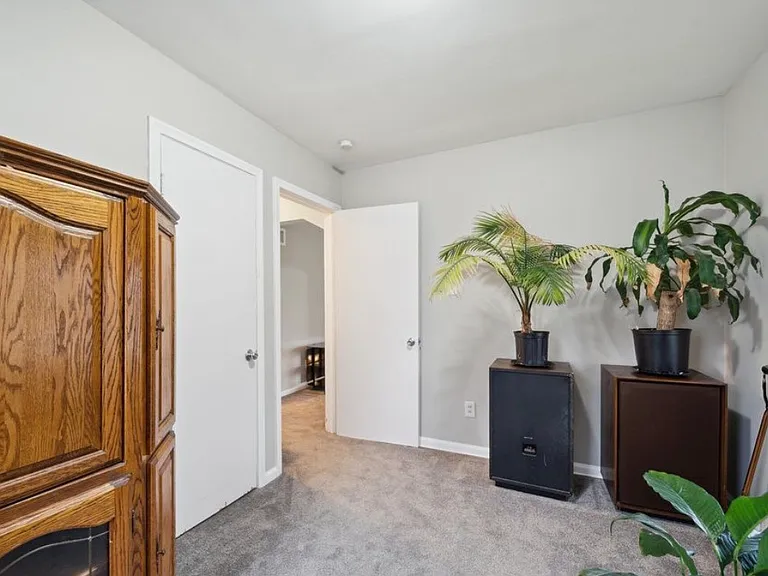 24933 Valley Ave — Photo 14
