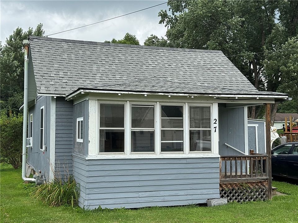 1st image of 27 Trapping Brook Rd