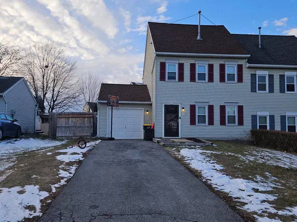 216 Adams Dr, Womelsdorf, PA 19567