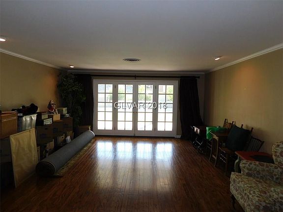 3rd image of 209 Rosemary Ln