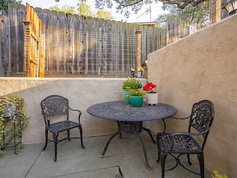 1241 Chestnut St — Photo 24