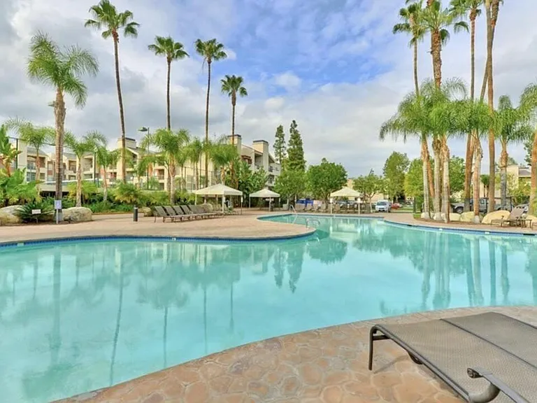21550 Burbank Blvd #302 — Photo 11