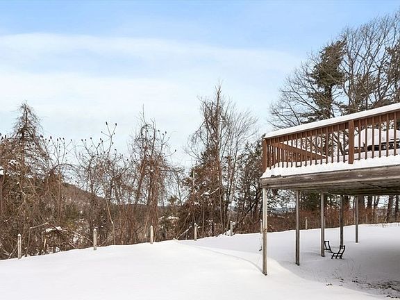 5th image of 204 Old Farm Rd