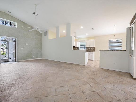 3rd image of 3770 Gloxinia DR